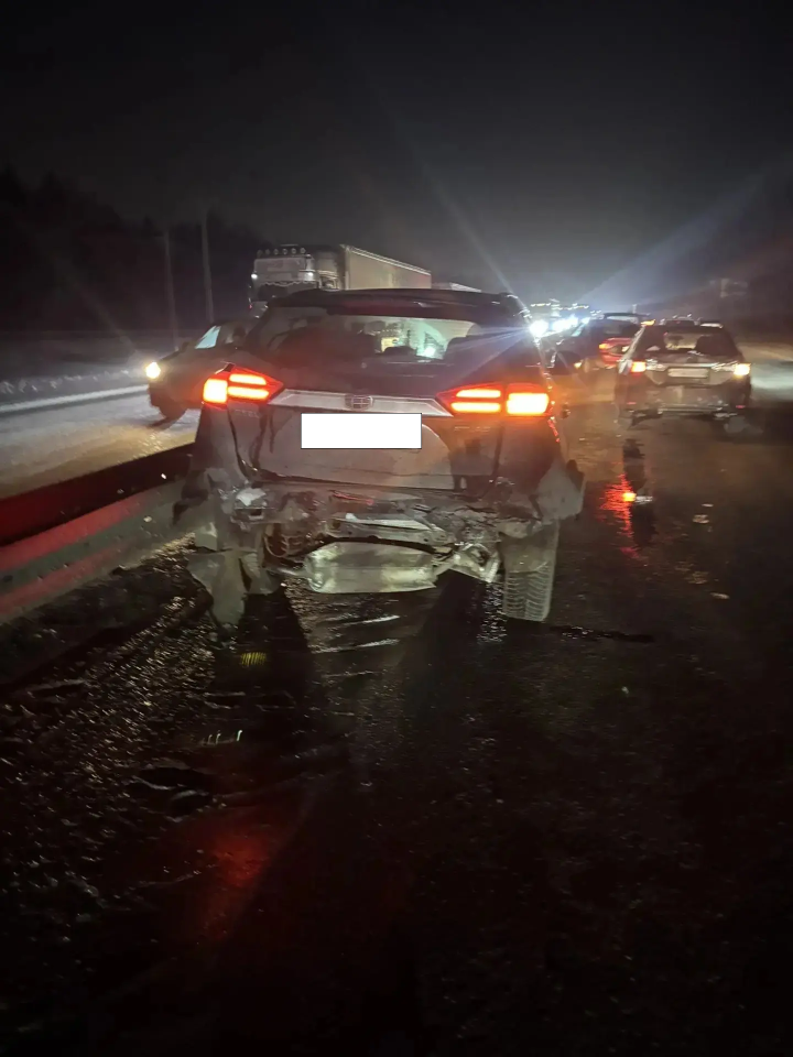 Алабуга янындагы М-7 трассасында юл һәлакәтендә дүрт кеше зыян күргән