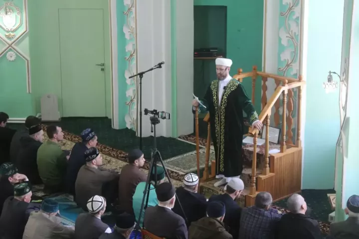 «Тепло на душе и солнце светит»: мусульмане Елабуги отмечают Ураза-байрам