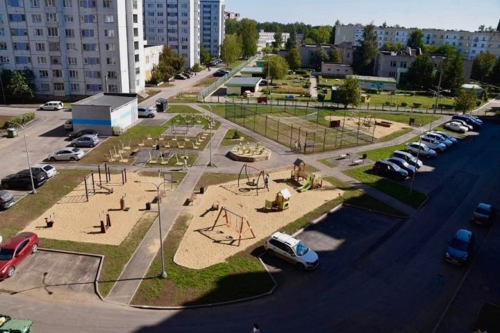 53 скамейки, 18 новых фонарей и 5 тысяч квадратов асфальта: какие дворы благоустроят в Елабуге в 2026 году