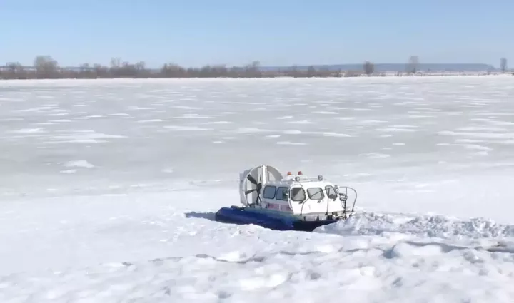 Инспекторы ГИМС патрулируют Каму от Елабуги до Камских Полян