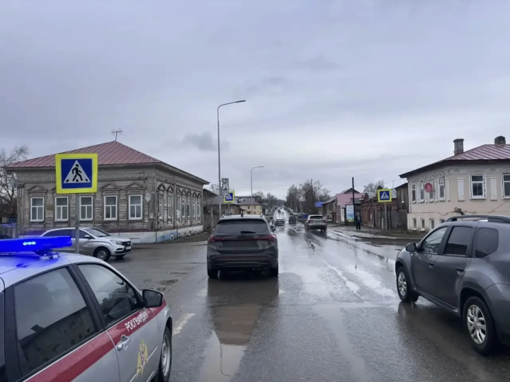 Алабугада җәяүлеләр кичүендә дүртенче сыйныф укучысын машина бәрдергән