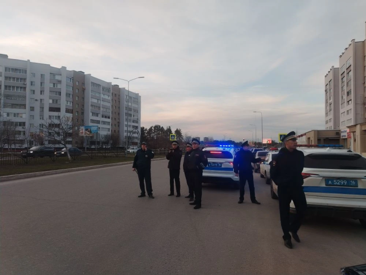 Алабугада машина йөртүчеләрне тикшерделәр: дүрт сәгать эчендә уннан артык кагыйдә бозучы ачыкланды