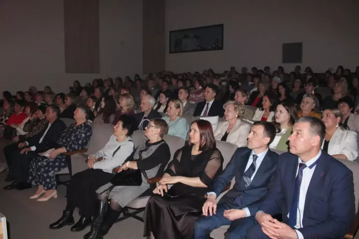 Алабугада Мәдәният хезмәткәре көнен билгеләп үттеләр