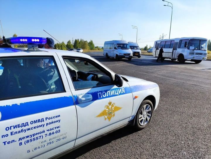 Алабуга районында автомобильләре юл кагыйдәләрен иң еш бозган компанияләрне атадылар