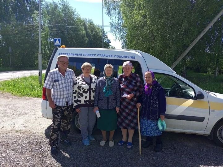 В Елабужском районе пожилых сельчан доставляют в медучреждения