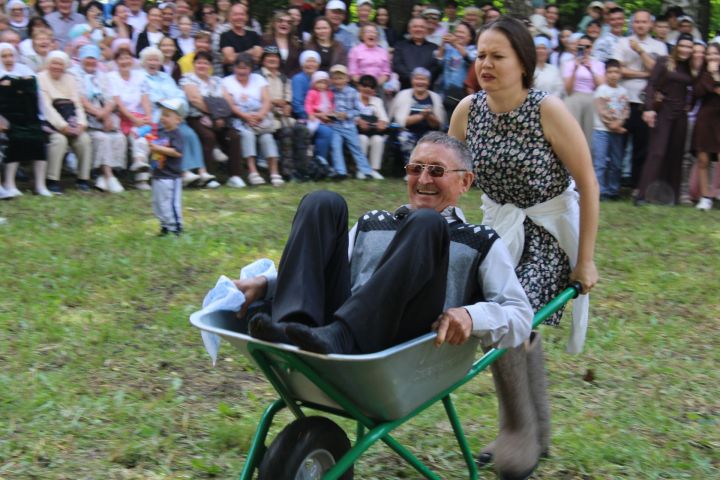 В Старом Юраше День России отметили песнями играми и корэшем