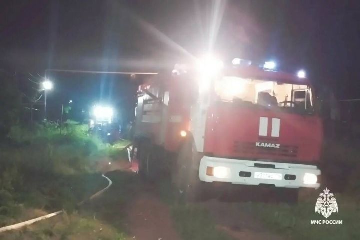 В Татарстане два человека пострадали при пожаре в частном доме