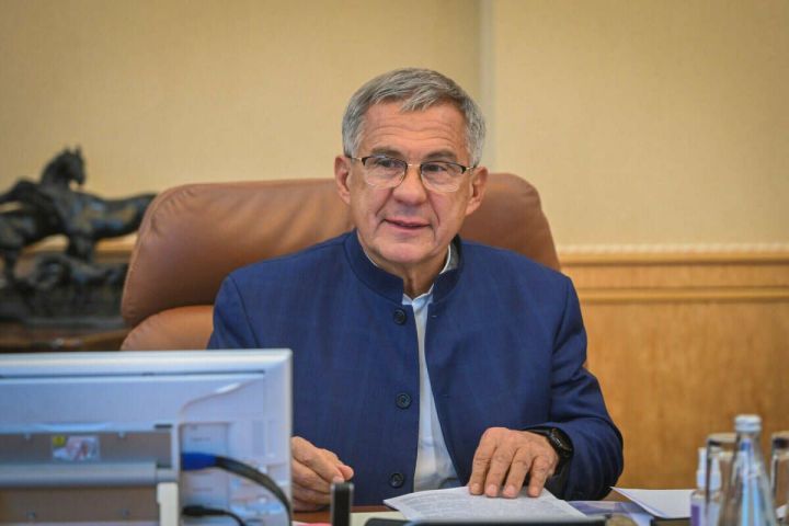 Рустам Минниханов поздравил жителей Татарстана со 106-летием ТАССР