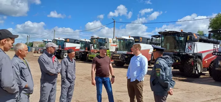 Алабуга районында техниканың урак өстенә әзерлеген тикшерделәр