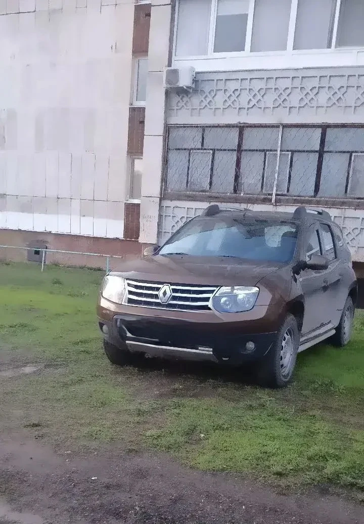 Алабугада машинаны газонга куйган өчен 3500 сумга кадәр штраф яный