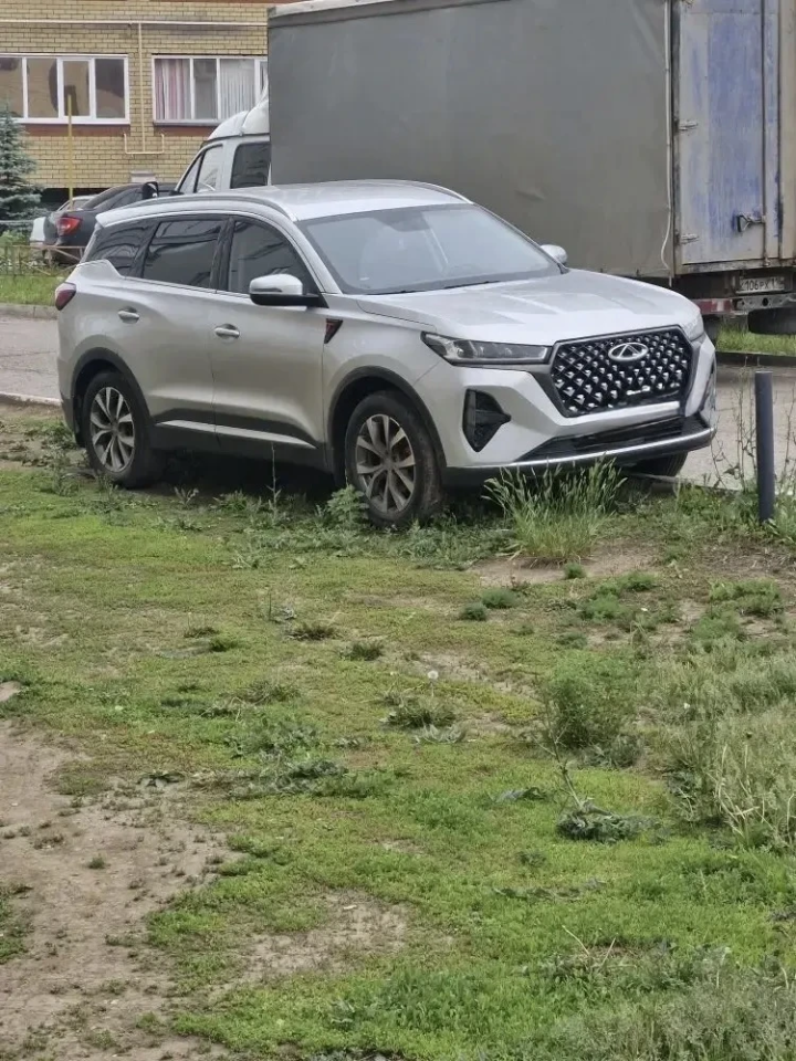 Алабугада машинаны газонга куйган өчен 3500 сумга кадәр штраф яный