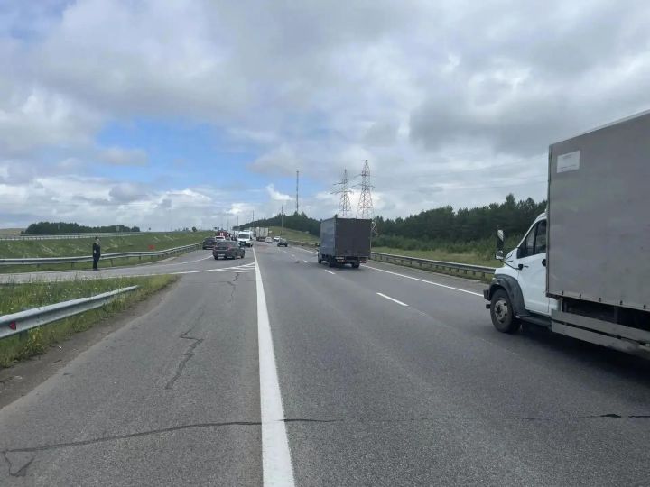 Четыре человека пострадали в ДТП с трактором на трассе М-7 под Елабугой