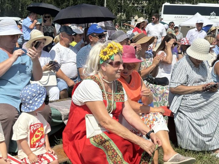 Мурзихада үткән Кыяр бәйрәменә төрле төбәкләрдән кунаклар җыелды