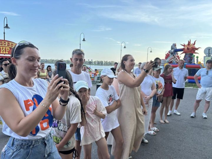 Надежда Петрова Алабугада «Пир в мир» гастрофестивалендә кунак булды