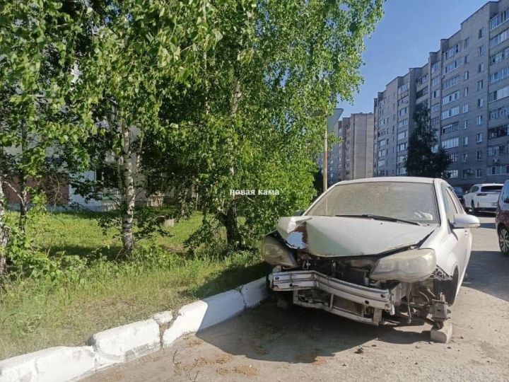 Алабугада ташлап калдырылган хуҗасыз машиналарны эвакуацияли башлаячаклар