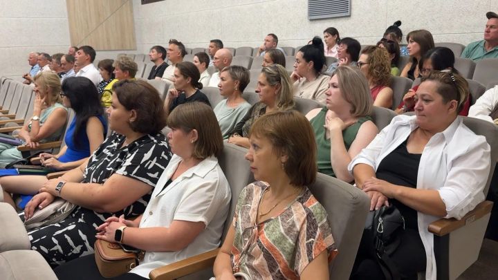 Алабуга эшмәкәрләрен маркетплейсларга чыгарга өйрәттеләр