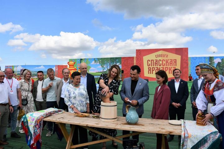 Спас ярминкәсе кунакларны яңа урында каршы алды