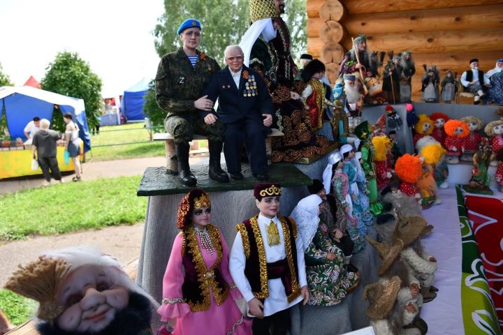 Спас ярминкәсе кунакларны яңа урында каршы алды