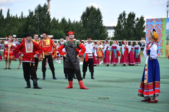 Спас ярминкәсе кунакларны яңа урында каршы алды