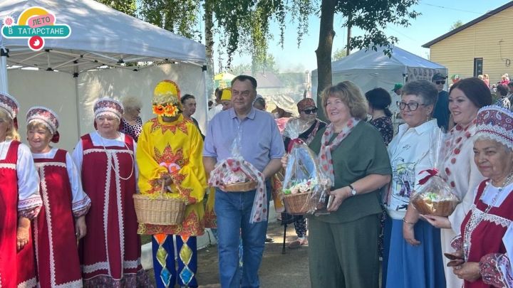 В Больших Армалах прошел фестиваль «Ягодное лукошко»