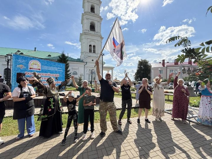 Фронтовой звонарь Вадим Мартовой дал концерты в Елабуге