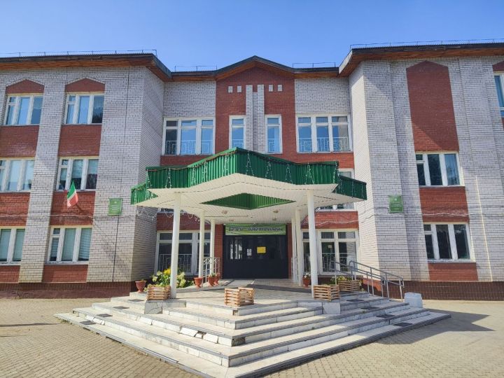 Алабуганың 1 нче гимназиясендә тәртип өчен билгеләр куя башлаячаклар