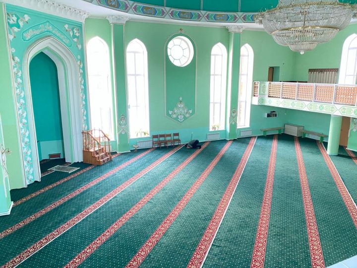 Алабуганың Җәмигъ мәчете сентябрь аена намаз вакытлары тәкъдим итте